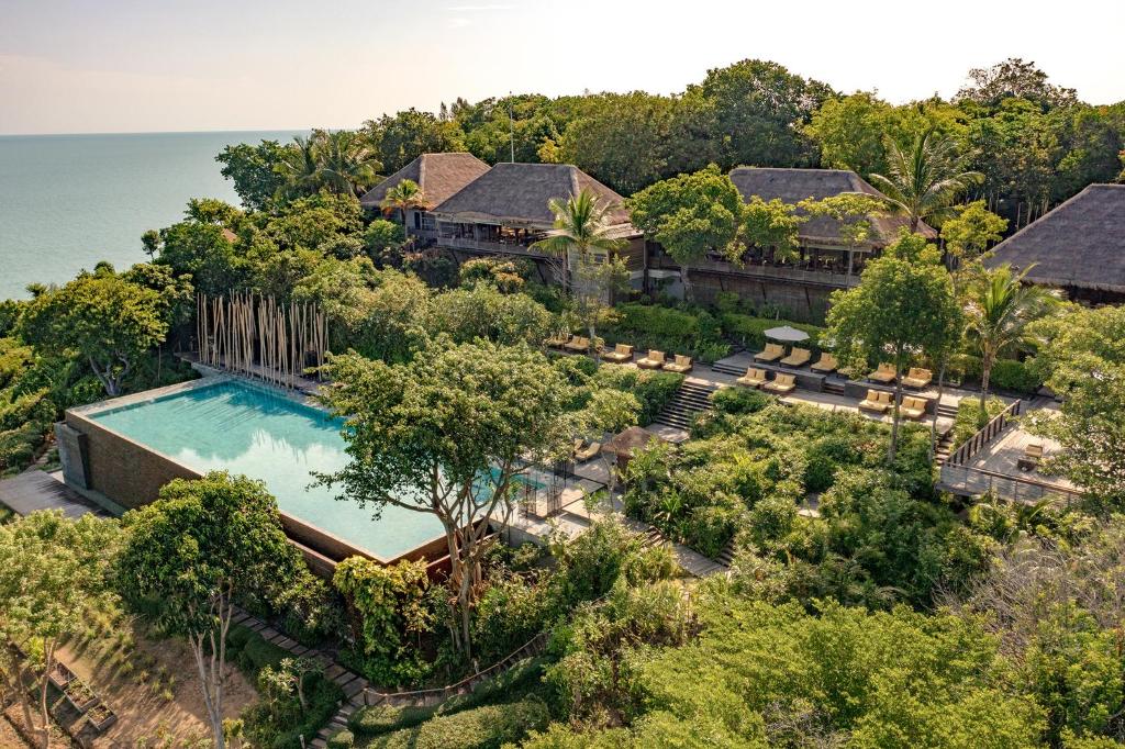 Thi công Resort Six Senses - Đất Dốc Côn Đảo